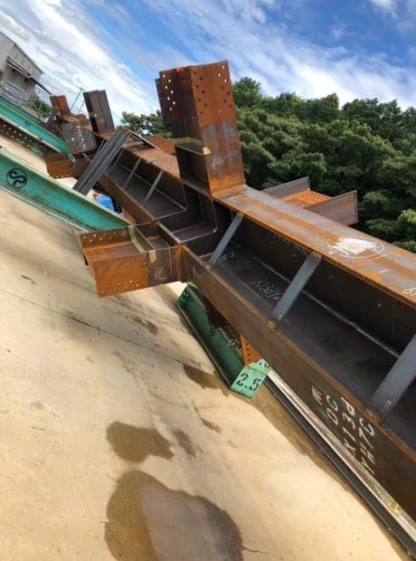 工場で組んだ鉄骨です。